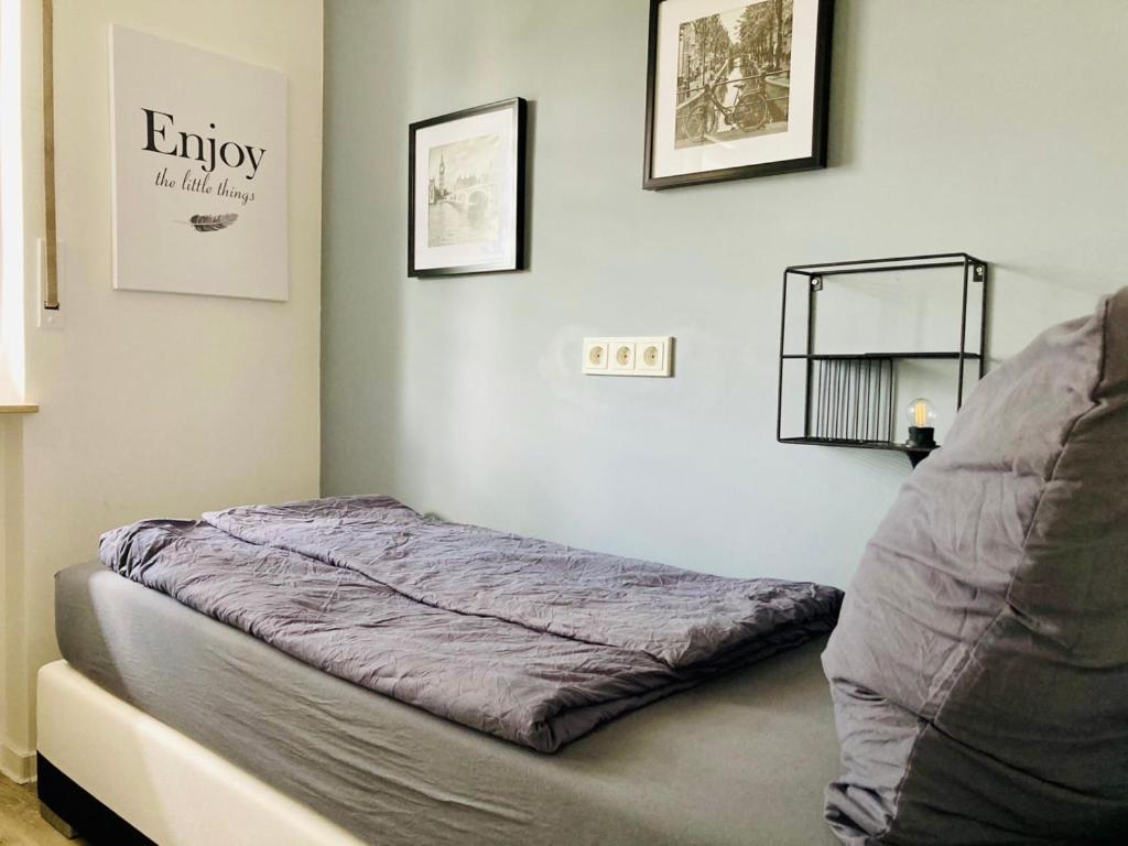 Living At Saarpartments -Adultsonly- 2 Bedrooms, Kitchen - Business & Holiday Apartments For Long- And Short Term Stay, 3 Min To Train Station, Secure E-Bike Parking! Saarbrücken Dış mekan fotoğraf