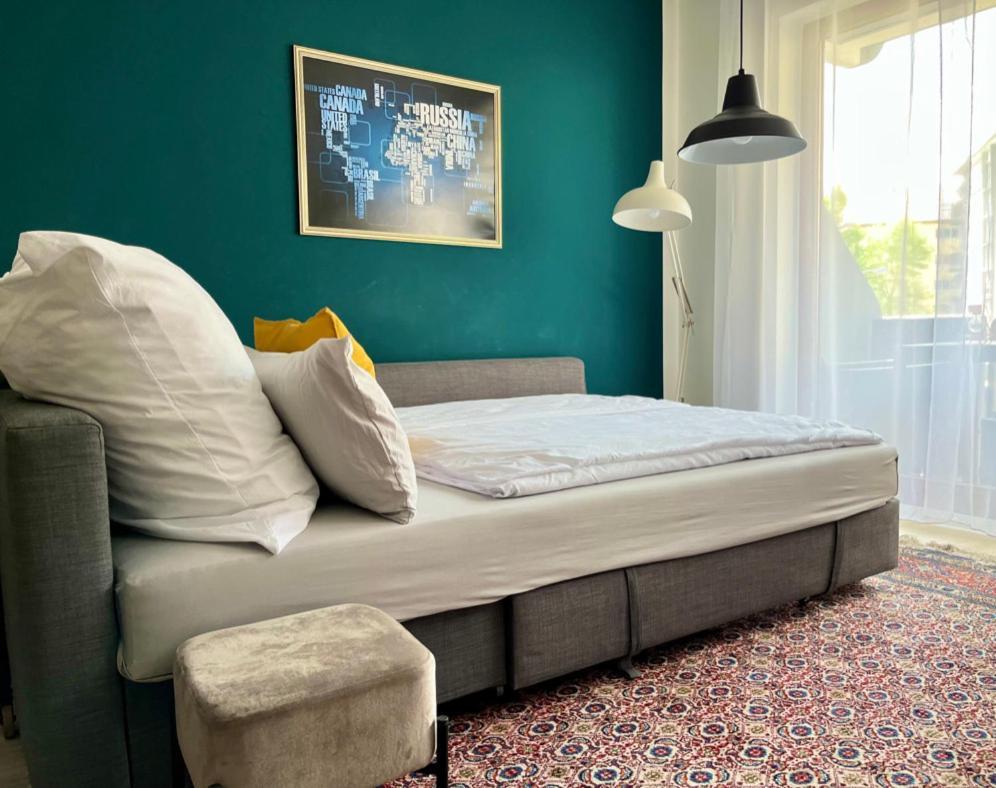 Living At Saarpartments -Adultsonly- 2 Bedrooms, Kitchen - Business & Holiday Apartments For Long- And Short Term Stay, 3 Min To Train Station, Secure E-Bike Parking! Saarbrücken Dış mekan fotoğraf
