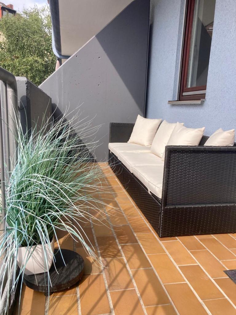 Living At Saarpartments -Adultsonly- 2 Bedrooms, Kitchen - Business & Holiday Apartments For Long- And Short Term Stay, 3 Min To Train Station, Secure E-Bike Parking! Saarbrücken Dış mekan fotoğraf